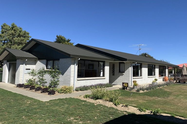 Photo of property in 746 Queens Drive, Waikiwi, Invercargill, 9810