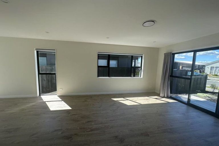 Photo of property in 17 Babina Avenue, Kumeu, 0810