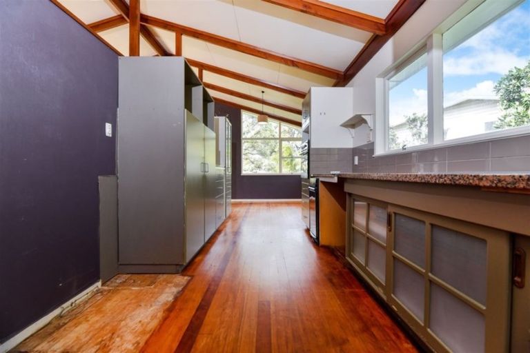 Photo of property in 109 Tiroroa Avenue, Te Atatu South, Auckland, 0610