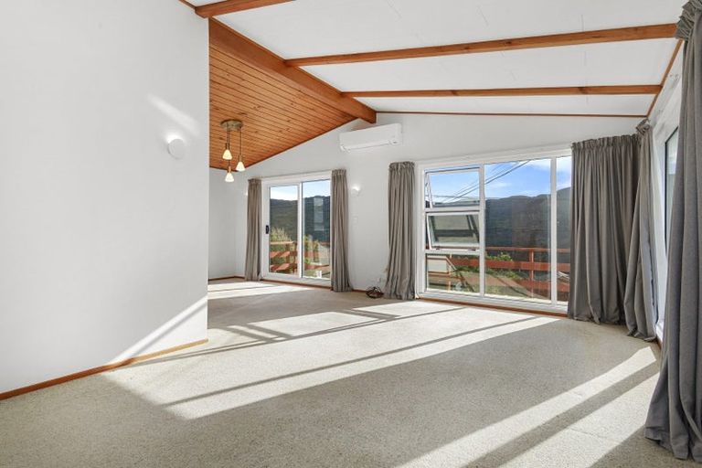 Photo of property in 76 Warwick Street, Wilton, Wellington, 6012