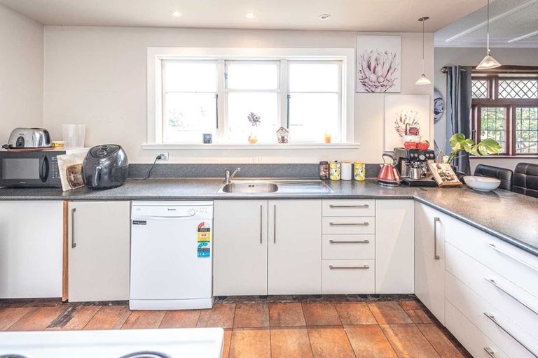 Photo of property in 17 Kawatiri Avenue, Gonville, Whanganui, 4501