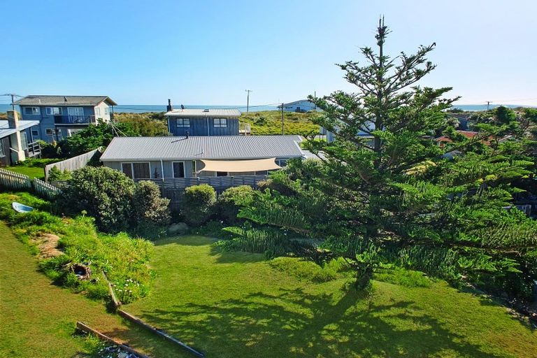 Photo of property in 34 Nelson Street, Foxton Beach, Foxton, 4815