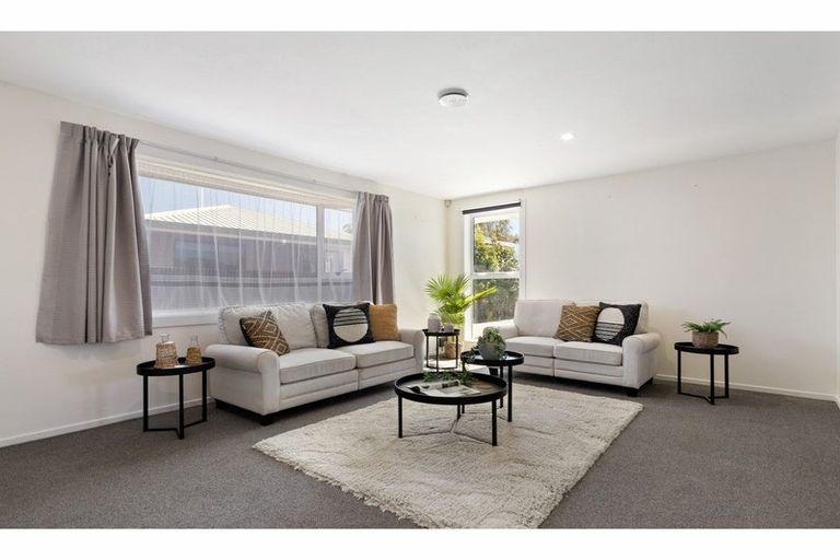 Photo of property in 2/519 Hereford Street, Linwood, Christchurch, 8011