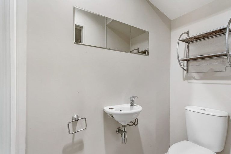 Photo of property in 64 Albionvale Road, Glen Eden, Auckland, 0602