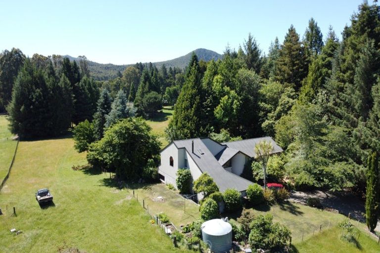 Photo of property in 728 Whangamata Road, Kinloch, Taupo, 3377