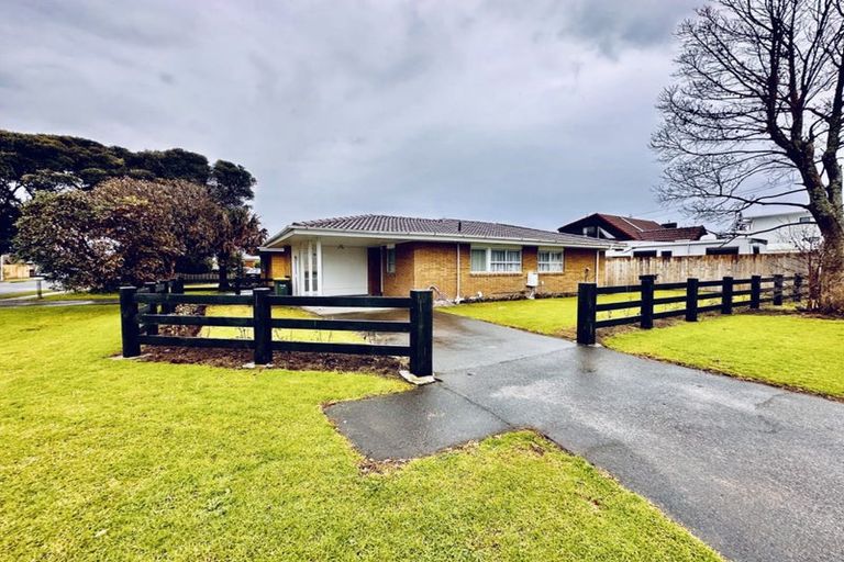 Photo of property in 1/1 Pine Road, Orewa, 0931