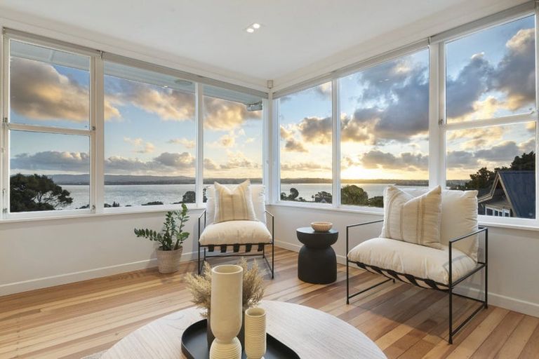 Photo of property in 1/106 Island Bay Road, Beach Haven, Auckland, 0626