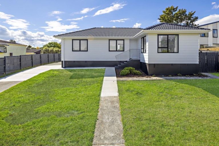 Photo of property in 4 Ririno Place, Manurewa, Auckland, 2102