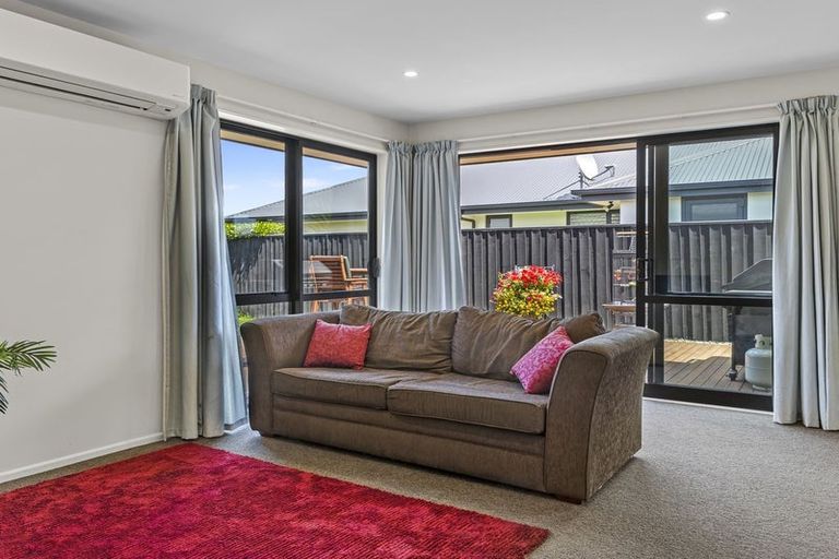 Photo of property in 108 Shillingford Boulevard, Rolleston, 7615