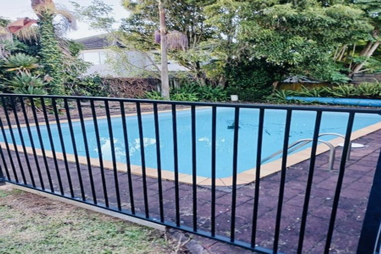 Photo of property in 22 Hedge Row, Sunnyhills, Auckland, 2010