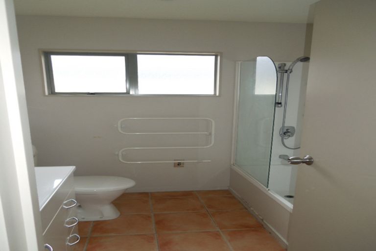 Photo of property in 11/103 Swanson Road, Henderson, Auckland, 0610