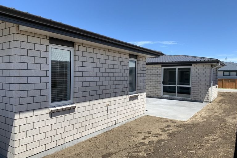 Photo of property in 180 Te Okuroa Drive, Papamoa, 3118
