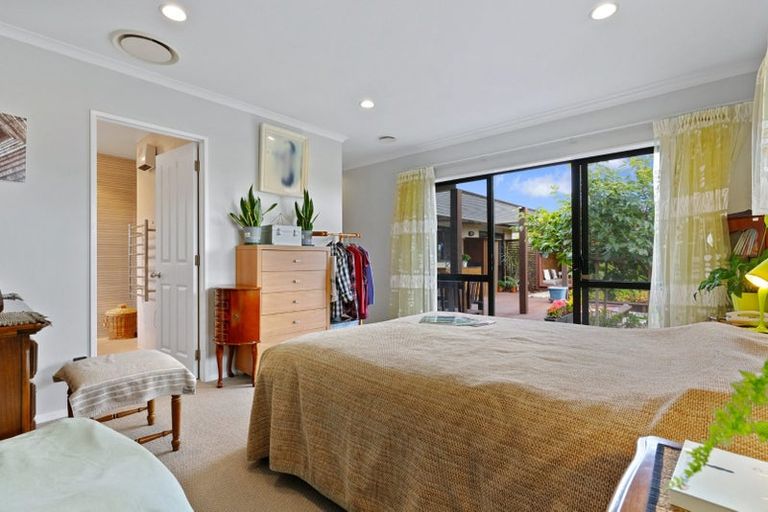 Photo of property in 9 Mohill Place, East Tamaki Heights, Auckland, 2016