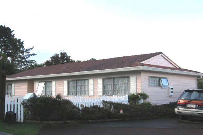 Photo of property in 14 Jacinta Grove, Swanson, Auckland, 0612