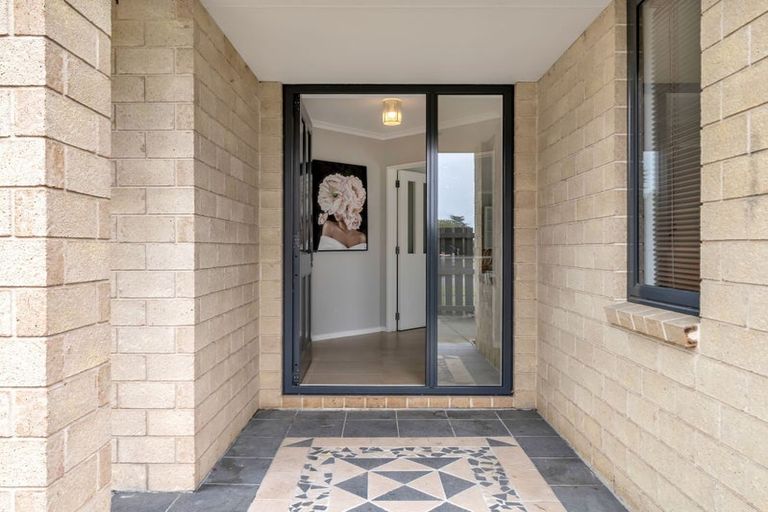 Photo of property in 107 High Street, Oxford, 7430