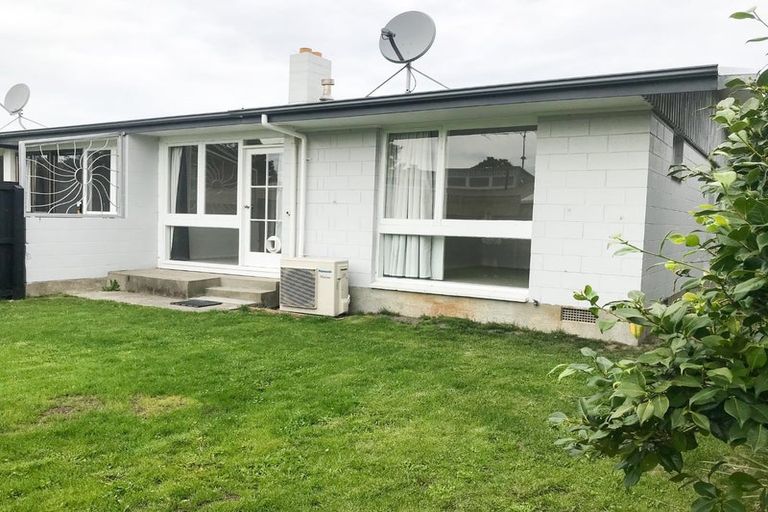 Photo of property in 2/7 Burrows Place, Ilam, Christchurch, 8041