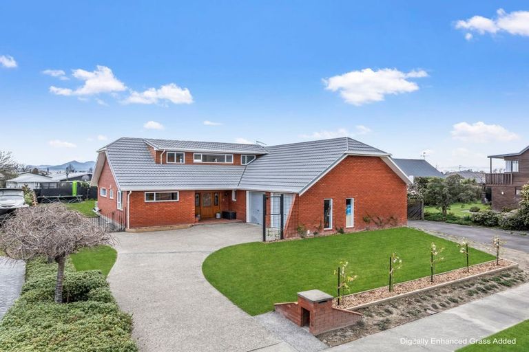 Photo of property in 12 Logan Place, Blenheim, 7201