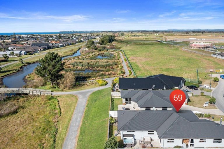 Photo of property in 69 Harding Drive, Papamoa Beach, Papamoa, 3118
