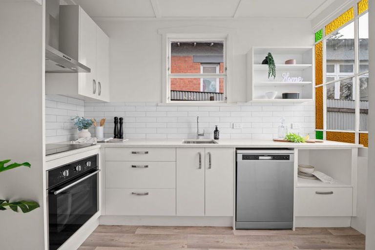 Photo of property in 8 Pembroke Lane, Hamilton Lake, Hamilton, 3204