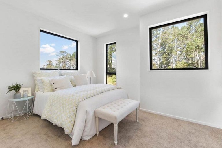 Photo of property in 19 Konoba Avenue, Kumeu, 0810