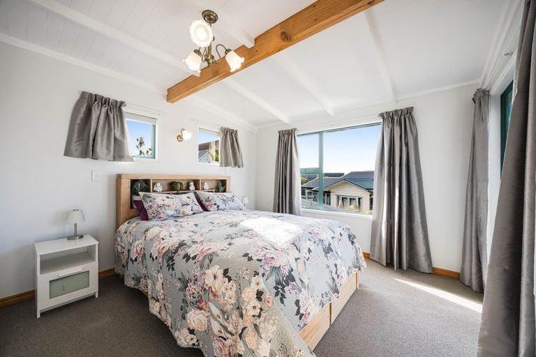Photo of property in 16 Tamatea Drive, Snells Beach, 0920