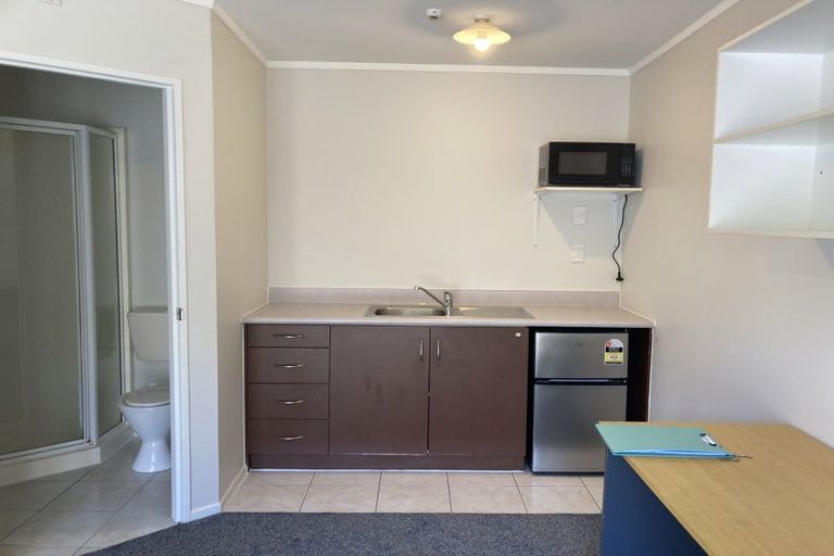 Photo of property in 2 Vine Street, Hillcrest, Hamilton, 3216