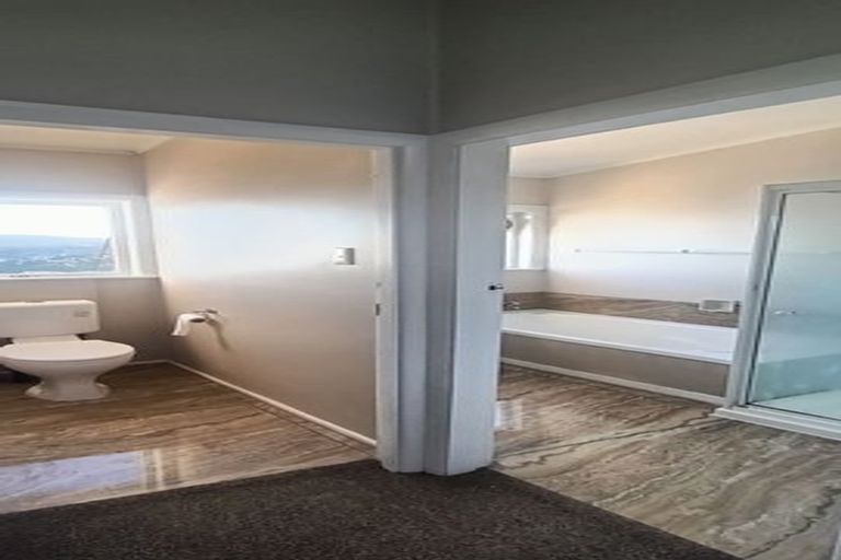 Photo of property in 120 Nicholson Road, Khandallah, Wellington, 6035