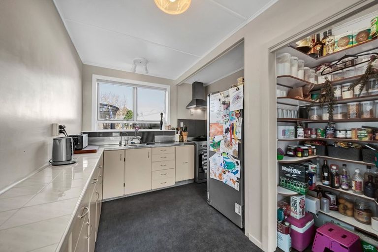 Photo of property in 3 Disraeli Street, Hawera, 4610