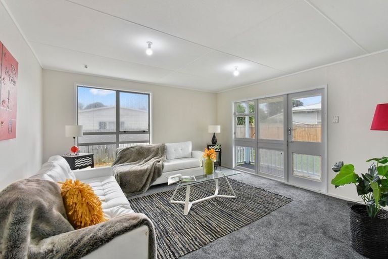 Photo of property in 20 Rountree Place, Conifer Grove, Takanini, 2112