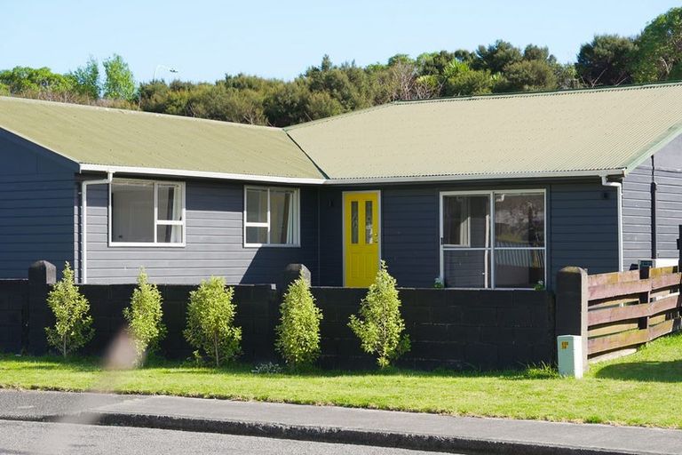 Photo of property in 22 Cypress Grove, Paraparaumu, 5032