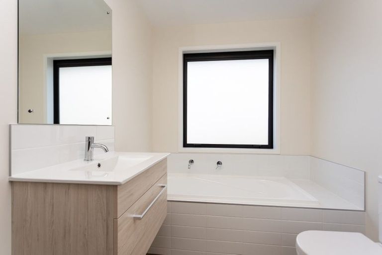 Photo of property in 15 Millhaven Place, Casebrook, Christchurch, 8051