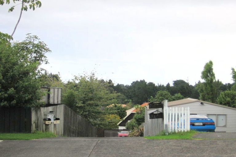 Photo of property in 1/11 Gosford Drive, Botany Downs, Auckland, 2010