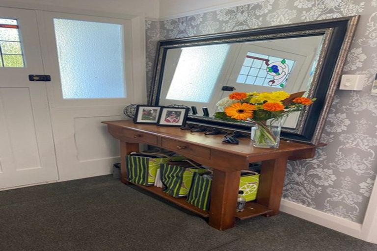 Photo of property in 28 Chamberlain Road, Karori, Wellington, 6012