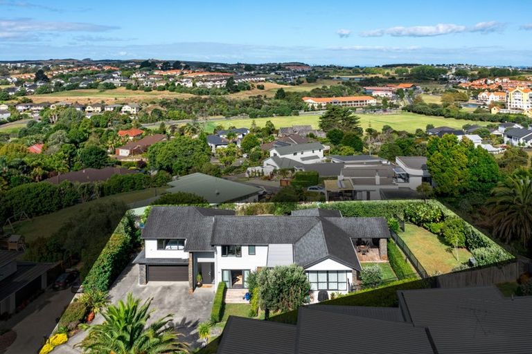 Photo of property in 15 Javelin Close, Gulf Harbour, Whangaparaoa, 0930