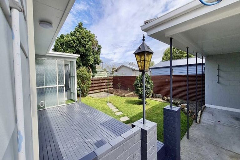 Photo of property in 3 Bruce Place, Highbury, Palmerston North, 4412