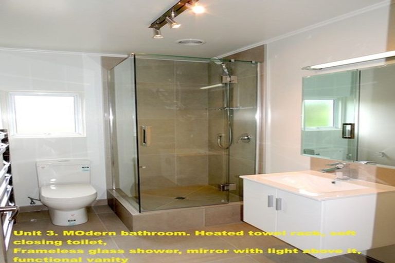 Photo of property in 9 Seaview Road, Castor Bay, Auckland, 0620