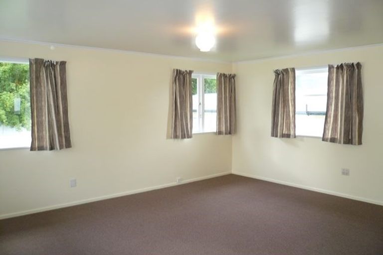 Photo of property in 45a Rangeview Road, Sunnyvale, Auckland, 0612