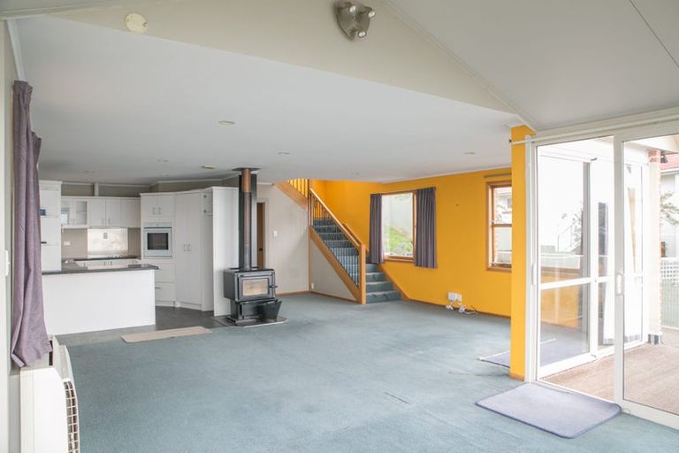 Photo of property in 14 Marine Parade, Bluff, 9814