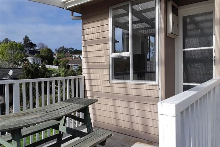 Photo of property in 12a Manuka Road, Glenfield, Auckland, 0629