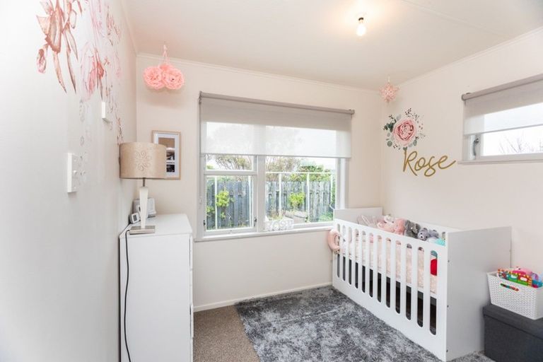 Photo of property in 8 Pennant Grove, Titahi Bay, Porirua, 5022