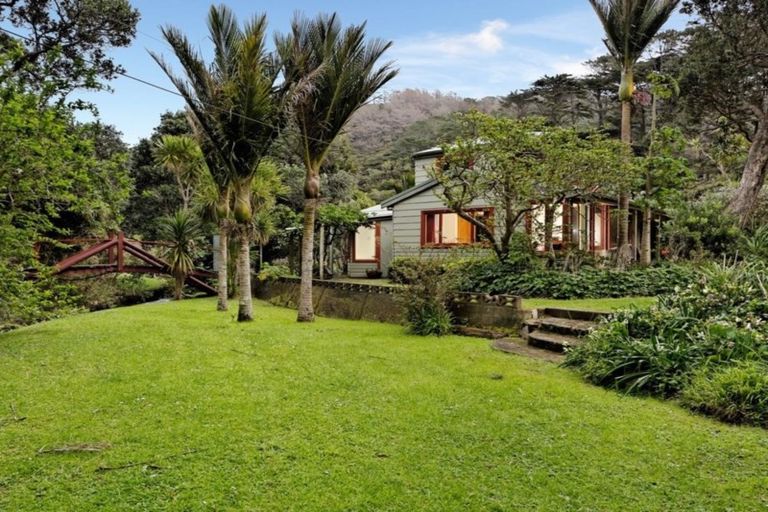 Photo of property in 66 Karekare Road, Karekare, Auckland, 0772