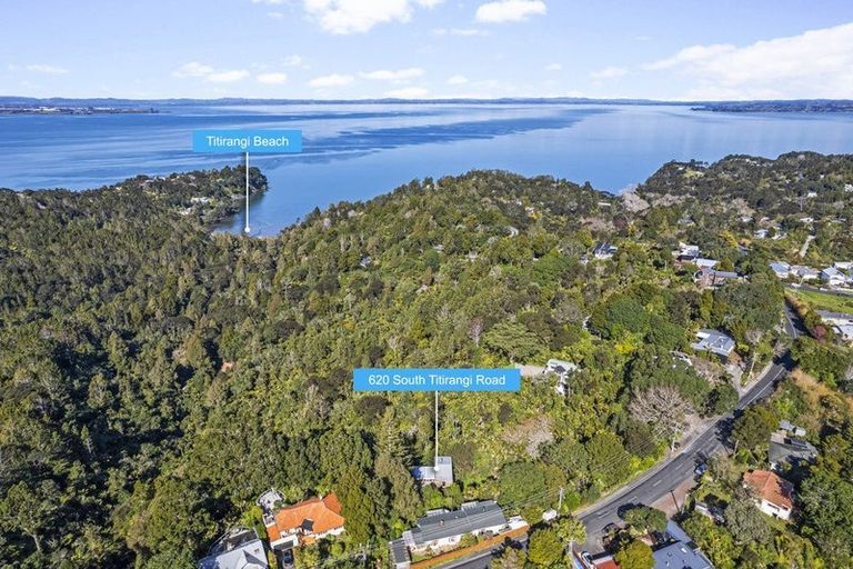 Photo of property in 620 South Titirangi Road, Titirangi, Auckland, 0604