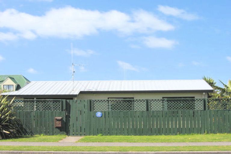 Photo of property in 15a Hartford Avenue, Papamoa Beach, Papamoa, 3118