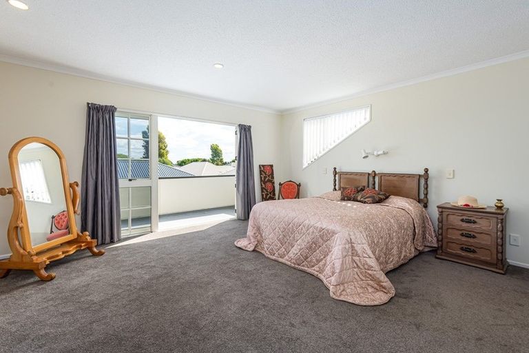 Photo of property in 4 Beauford Place, Parklands, Christchurch, 8083