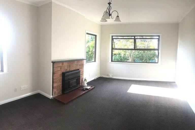 Photo of property in 13 Westwell Road, Belmont, Auckland, 0622