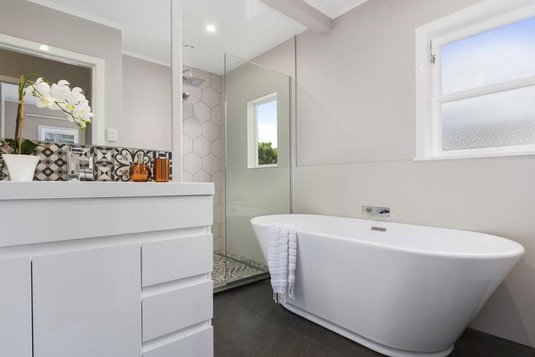 Photo of property in 23 Karaka Road, Otumoetai, Tauranga, 3110