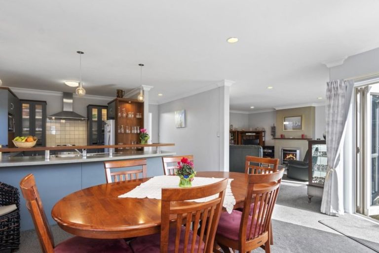 Photo of property in 8 Saint Clair Place, Papamoa Beach, Papamoa, 3118