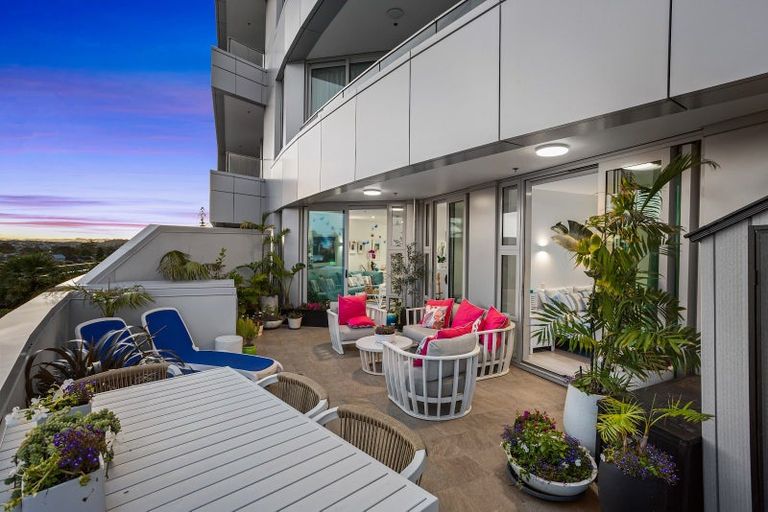Photo of property in 416/11 Tamariki Avenue, Orewa, 0931