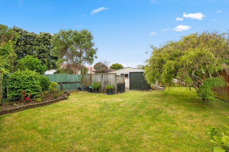 Photo of property in 18 York Street, Moera, Lower Hutt, 5010