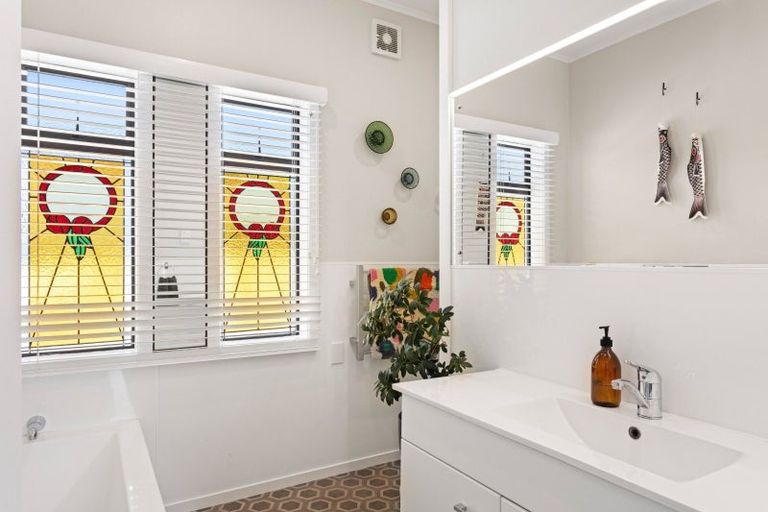 Photo of property in 74 Harris Street, Kaiti, Gisborne, 4010